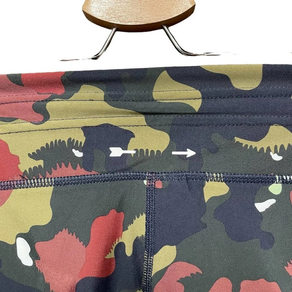 The Upside Red and Green Camo Print Drawstring Leggings Size US 6 - Picture 5 of 8